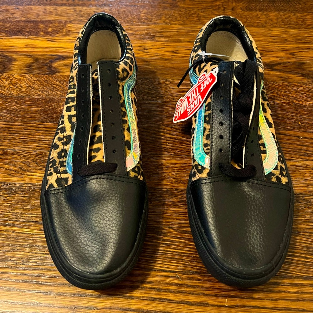 Vans Old School Lace-Up, size 8.5 women’s, size 7 men’s